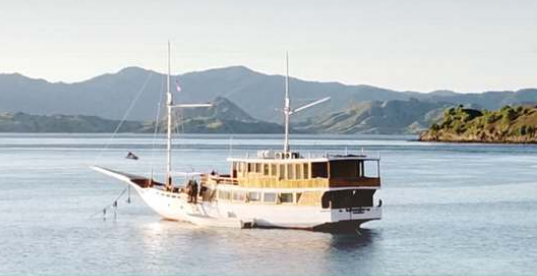 Phinisi Labuan Bajo Tours – Luxury Maheswari Deluxe Terbaik